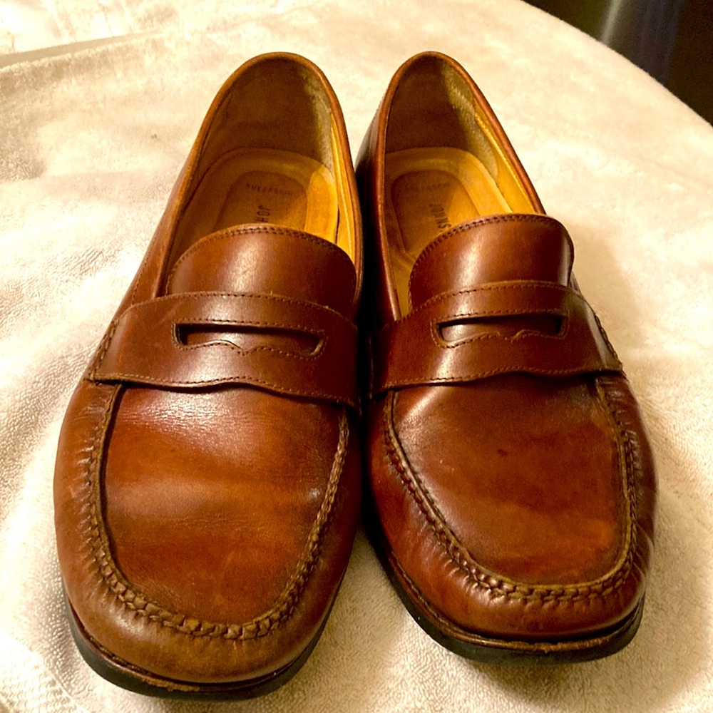 Johnston & Murphy Leather Loafers Size 10M Brown 1” inch Heels Made in Brazil